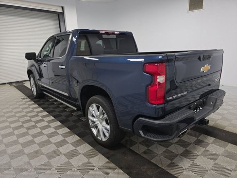 Used 2022 Chevrolet Silverado 1500 High Country w/ High Country Premium Package image 5