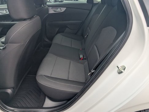 Used 2024 Kia Forte LXS image 9