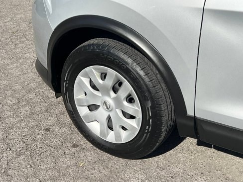 Used 2019 Nissan Rogue Sport S image 12