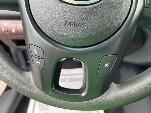 Used 2011 Kia Forte EX image 28