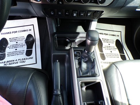 Used 2022 Toyota Tacoma Limited image 7