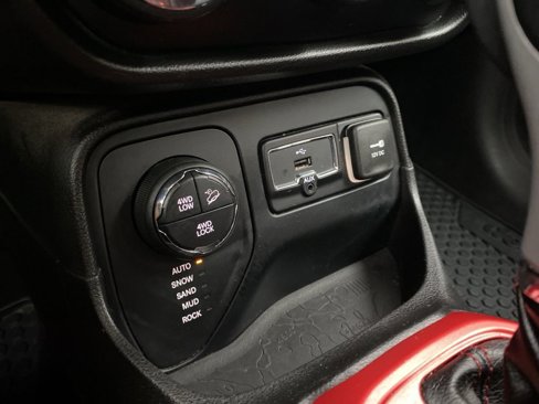 Certified 2016 Jeep Renegade Trailhawk image 27
