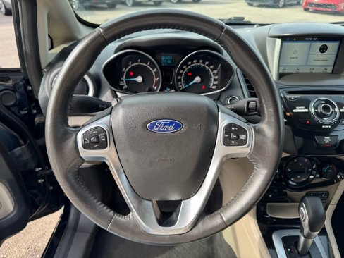 Used 2017 Ford Fiesta Titanium image 11