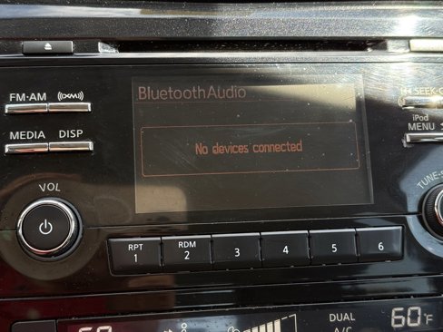 Used 2017 Nissan Rogue SV image 8
