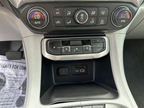 Used 2021 GMC Acadia SLT w/ Preferred Package image 32