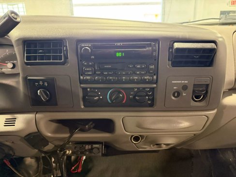 Used 2001 Ford F350 4x4 SuperCab Super Duty image 19