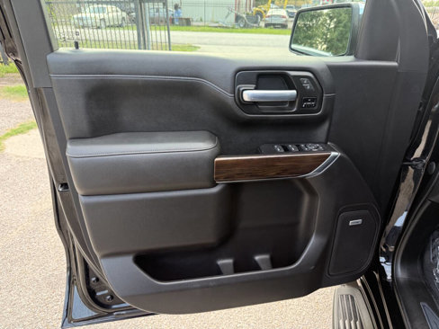 Used 2020 GMC Sierra 1500 SLT image 30