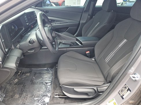 Certified 2025 Hyundai Elantra Sport image 15
