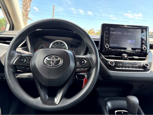 Used 2022 Toyota Corolla LE image 4
