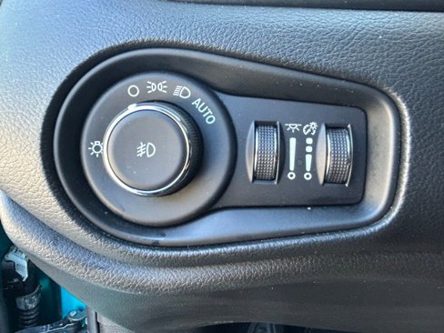 Certified 2021 Jeep Renegade Latitude image 19