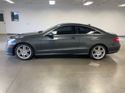 Used 2010 Mercedes-Benz E 550 Coupe image 2