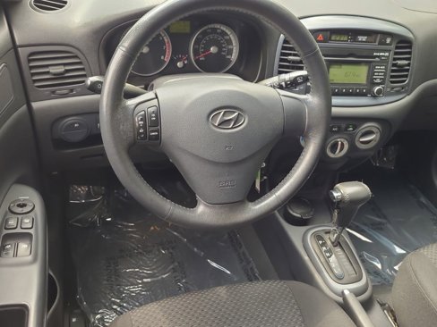 Used 2009 Hyundai Accent SE w/ Premium Equipment Pkg 4 image 13