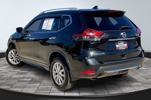 Used 2018 Nissan Rogue SV image 13