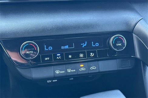 Used 2025 Hyundai Elantra Sport image 20