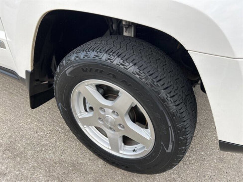 Used 2005 Jeep Grand Cherokee Limited image 9