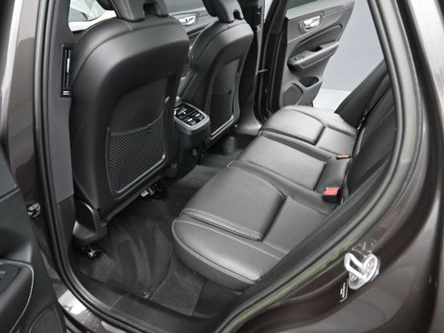 Certified 2023 Volvo XC60 B5 Ultimate w/ Protection Package Premier image 29