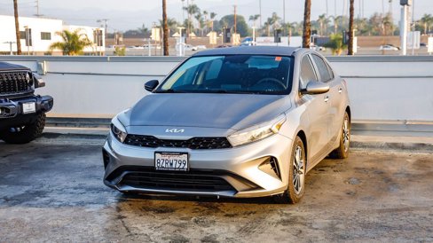 Used 2022 Kia Forte LXS image 3