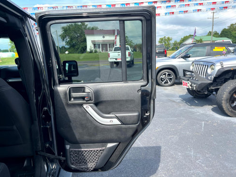 Used 2016 Jeep Wrangler Unlimited Sahara w/ Connectivity Group image 23