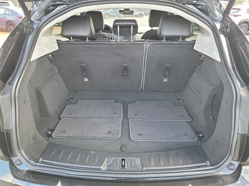 Used 2018 Jaguar E-PACE SE image 20