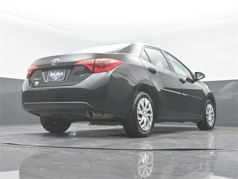 Used 2019 Toyota Corolla LE image 23