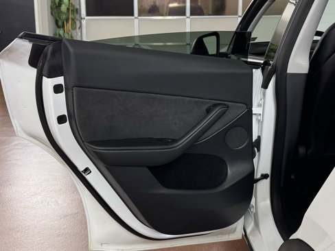 Used 2023 Tesla Model Y AWD image 31