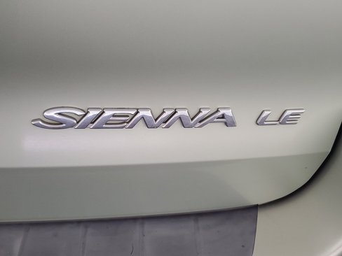 Used 2008 Toyota Sienna LE image 31