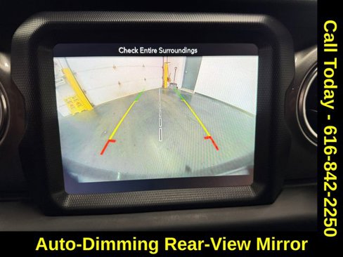 Used 2018 Jeep Wrangler Unlimited Sahara image 12