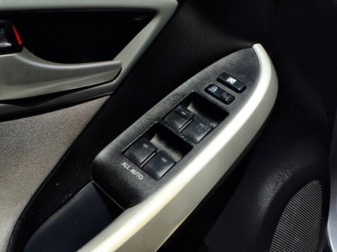 Used 2012 Toyota Prius Plug-In Hybrid image 16