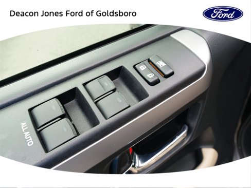 Used 2018 Toyota 4Runner 4WD image 16