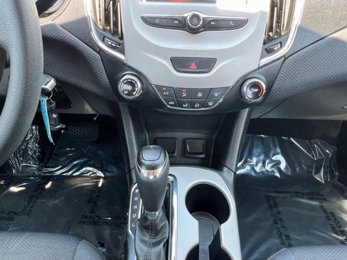 Used 2018 Chevrolet Cruze LS image 14