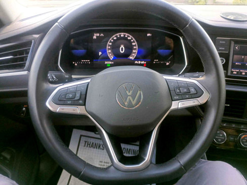 Used 2023 Volkswagen Jetta SE w/ Panoramic Sunroof Package image 19