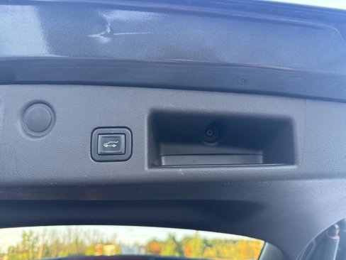 Used 2021 Chevrolet Equinox LT image 34