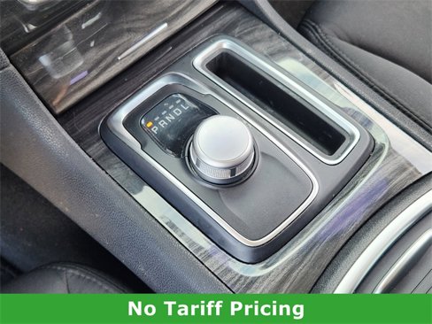 Used 2020 Chrysler 300 Touring w/ Sport Appearance Package image 19