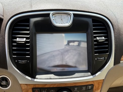 Used 2014 Chrysler 300 C w/ Beats Audio Group image 38