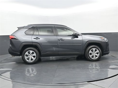 Used 2021 Toyota RAV4 LE image 2