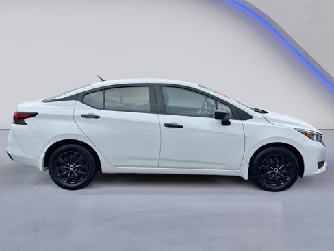 Used 2024 Nissan Versa S w/ Trunk Package image 11
