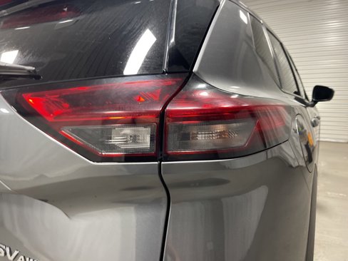 Used 2021 Nissan Rogue SV image 33