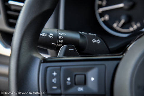 Used 2023 Nissan Rogue SV image 37