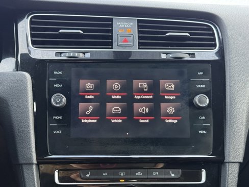 Used 2018 Volkswagen GTI SE image 14