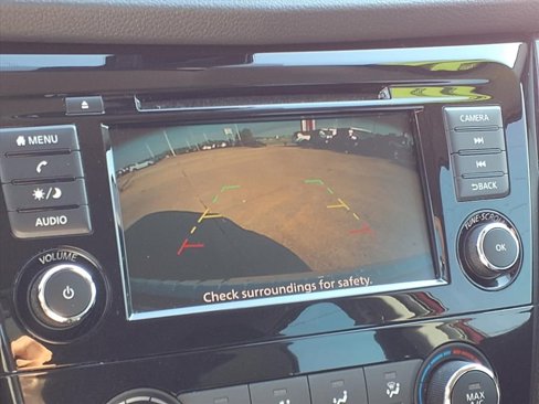 Used 2020 Nissan Rogue Sport S image 5