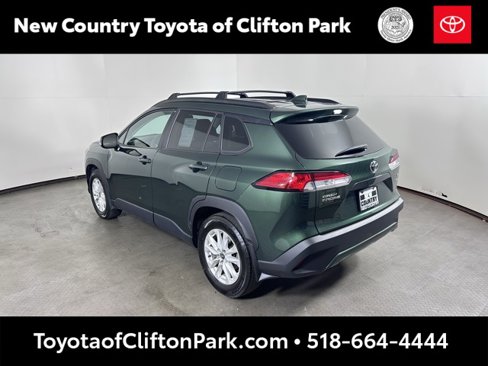 Used 2022 Toyota Corolla Cross LE image 5