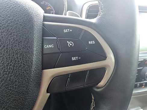 Used 2017 Jeep Grand Cherokee Limited w/ Luxury Group II image 20