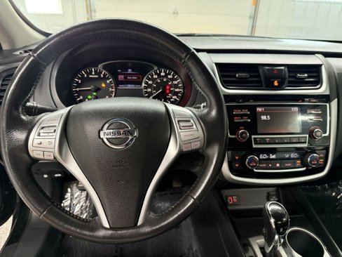 Used 2018 Nissan Altima 2.5 SV image 14