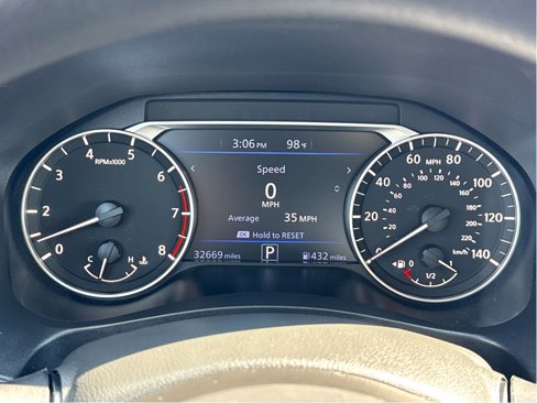 Used 2024 Nissan Altima 2.5 SV image 17