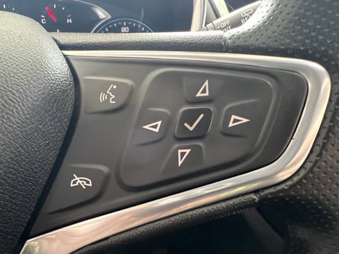 Used 2020 Chevrolet Equinox LT w/ LPO, Floor Liner Package image 18
