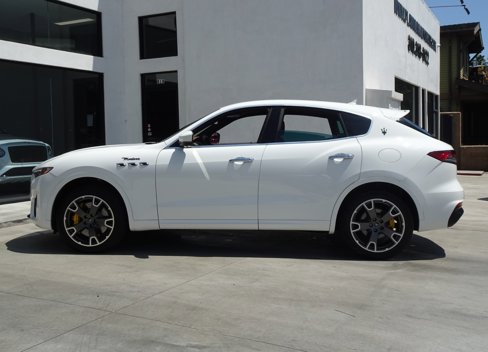 Used 2022 Maserati Levante Modena image 3