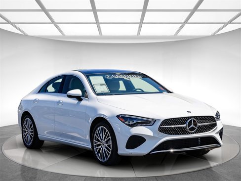 Used 2025 Mercedes-Benz CLA 250 4MATIC image 5