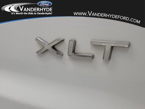 Used 2022 Ford Transit Connect XLT image 6