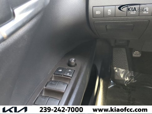 Used 2021 Toyota Camry SE image 20