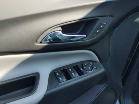 Used 2021 Chevrolet Equinox LT image 23